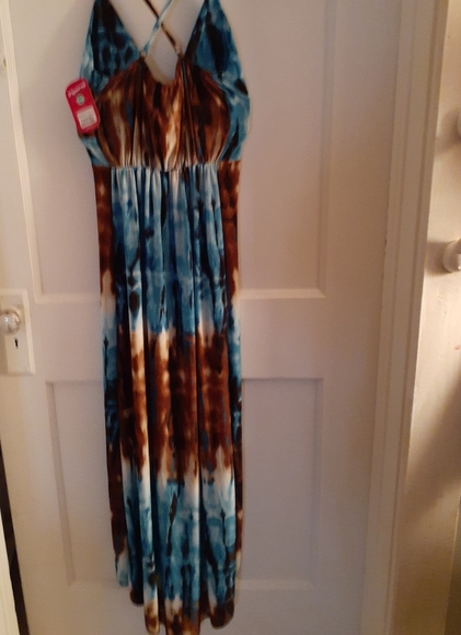 Dress - Picture 2 of 3